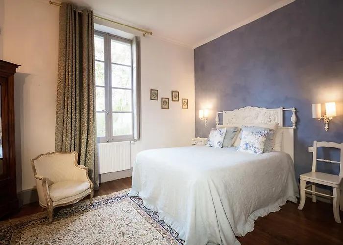 Domaine Le Castelet Bed & Breakfast 4*