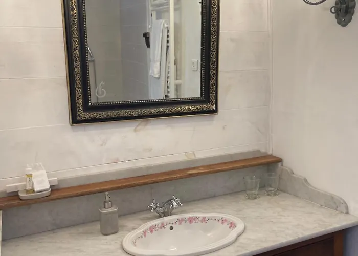 Domaine Le Castelet Bed & Breakfast