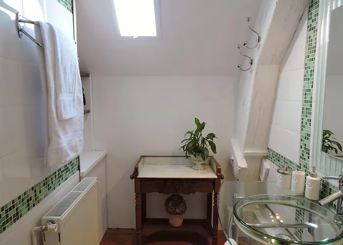 Domaine Le Castelet Bed & Breakfast 4*