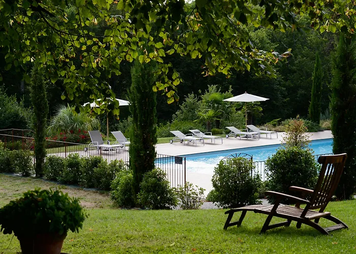Domaine Le Castelet Bed & Breakfast 4*