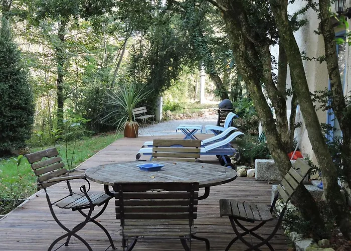 Domaine Le Castelet Bed & Breakfast 4*