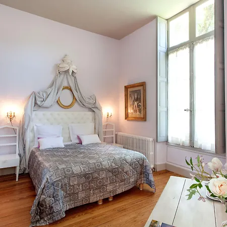 Domaine Le Castelet Bed & Breakfast 4*