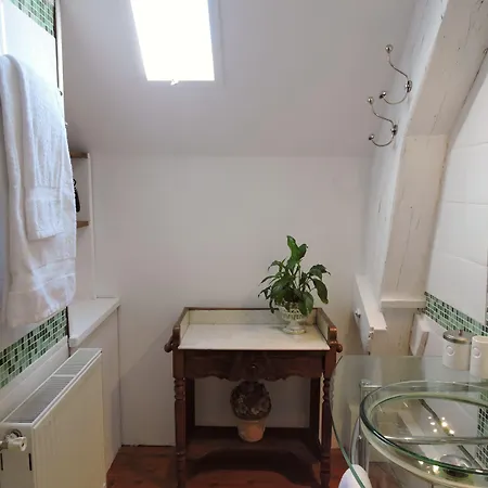 Domaine Le Castelet Bed & Breakfast 4*