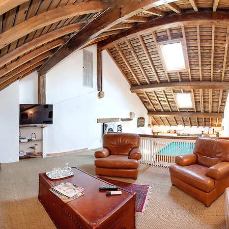 Bed & Breakfast Domaine Le Castelet 4*