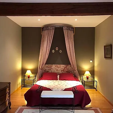 לינה וארוחת בוקר Domaine Le Castelet קסטרה