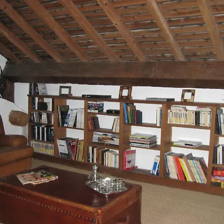 Domaine Le Castelet Bed & Breakfast 4*