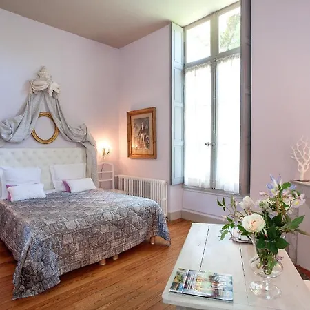 Domaine Le Castelet Bed & Breakfast 4*