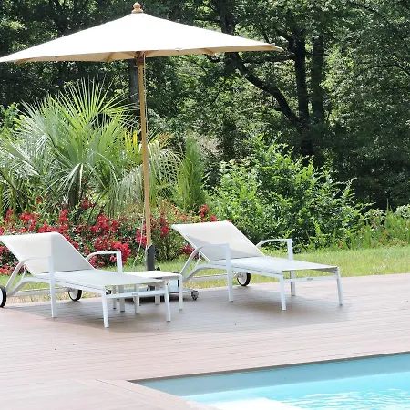 Domaine Le Castelet Bed & Breakfast 4*